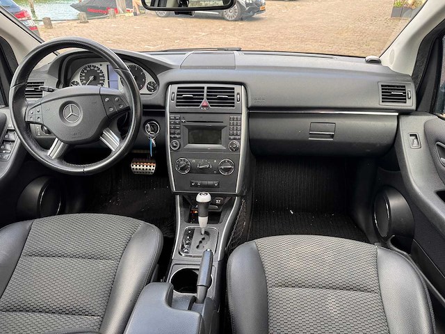Mercedes-benz b-klasse 170 automaat j-539-nn - afbeelding 3 van  12