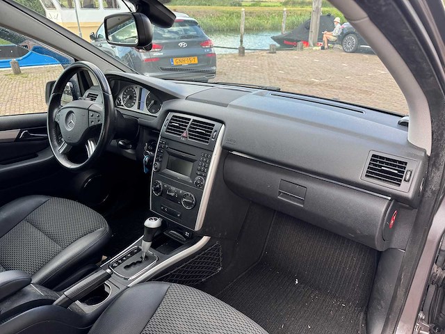 Mercedes-benz b-klasse 170 automaat j-539-nn - afbeelding 11 van  12