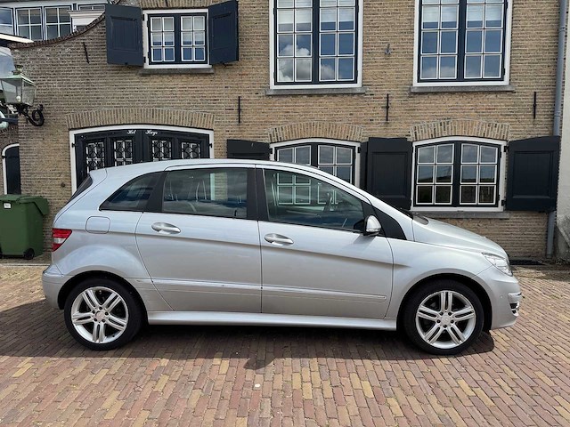 Mercedes-benz b-klasse 180 busines cl. automaat 93-kvg-6 - afbeelding 19 van  25