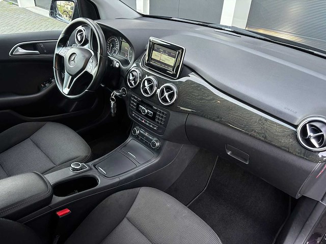 Mercedes-benz b-klasse 180 prestige 2014 | p-449-zt iaw - afbeelding 17 van  24