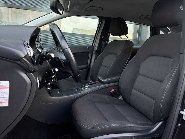 Mercedes-benz b-klasse 180 prestige 2014 | p-449-zt iaw - afbeelding 10 van  24