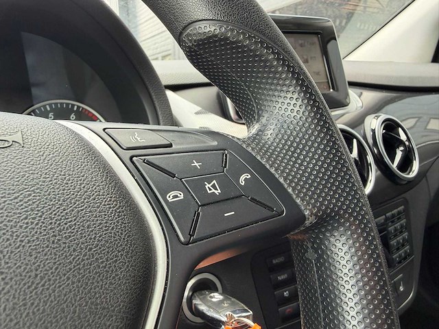 Mercedes-benz b-klasse 200 ambition | tv-063-r i - afbeelding 3 van  15