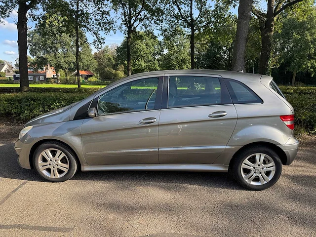 Mercedes-benz b-klasse 200 automaat 87-xrx-8 - afbeelding 9 van  15