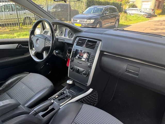 Mercedes-benz b-klasse 200 automaat 87-xrx-8 - afbeelding 13 van  15
