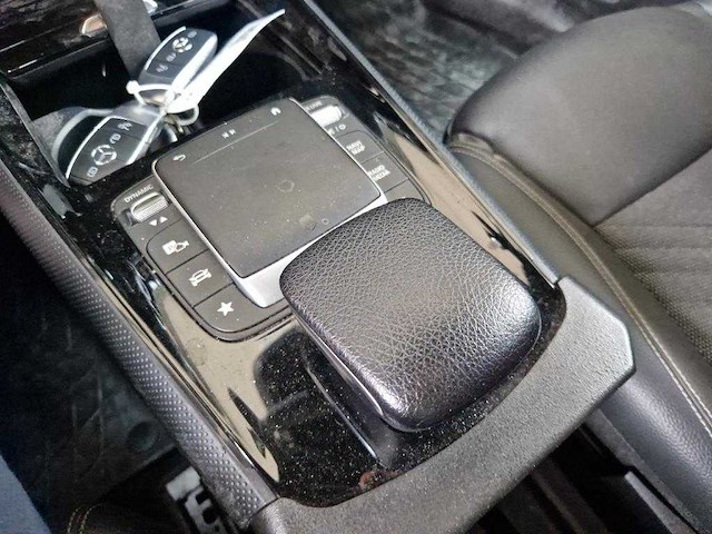 Mercedes-benz b-klasse 200d , p-982-lr - afbeelding 1 van  4