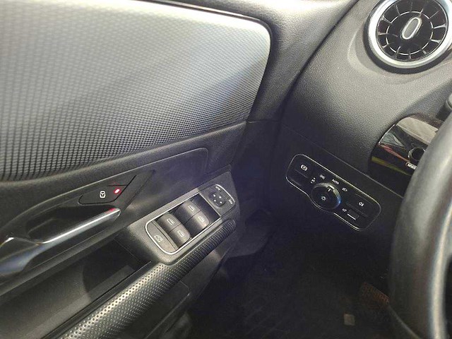 Mercedes-benz b-klasse 200d , p-985-lr - afbeelding 2 van  16
