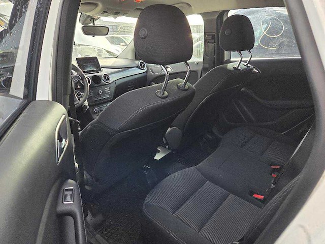 Mercedes-benz b-klasse 220 d ambition, g-005-pf - afbeelding 5 van  9