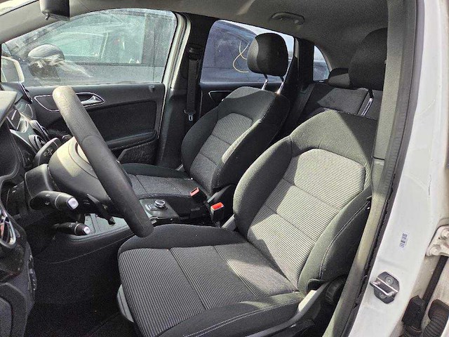 Mercedes-benz b-klasse 220 d ambition, g-005-pf - afbeelding 1 van  9