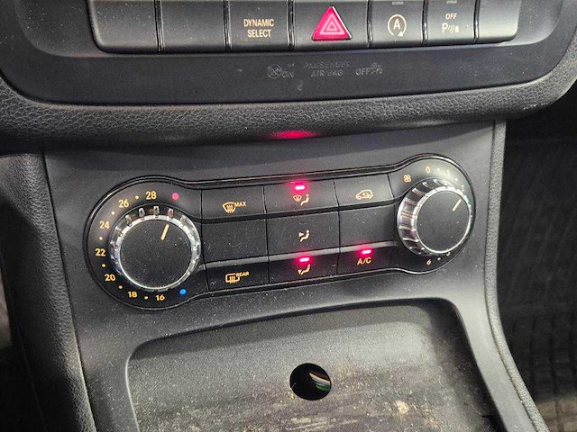 Mercedes-benz b-klasse 220 d ambition , tn-064-t - afbeelding 8 van  8