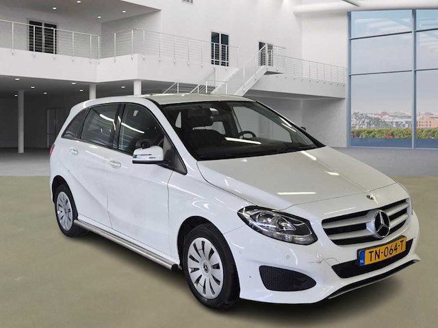 Mercedes-benz b-klasse 220 d ambition , tn-064-t - afbeelding 4 van  11