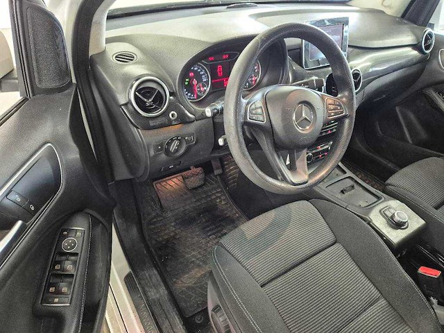 Mercedes-benz b-klasse 220 d ambition , tn-064-t - afbeelding 9 van  11