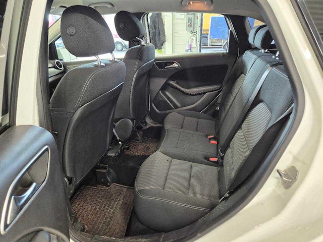 Mercedes-benz b-klasse 220 d ambition , tn-064-t - afbeelding 8 van  11