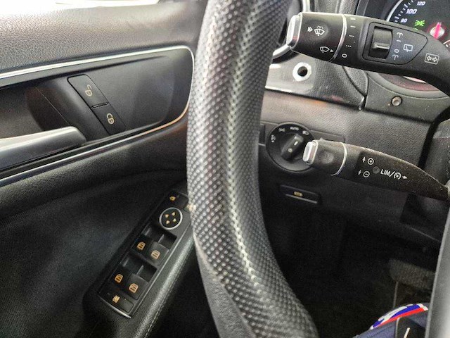 Mercedes-benz b-klasse 220 d ambition , tn-064-t - afbeelding 10 van  11