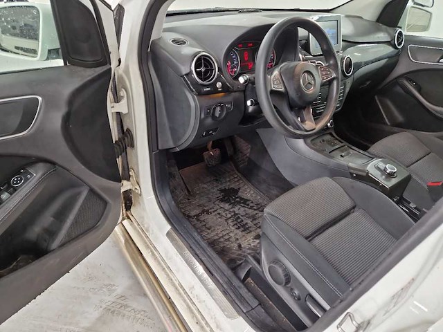 Mercedes-benz b klasse 220 d ambition , xh-527-l - afbeelding 8 van  12