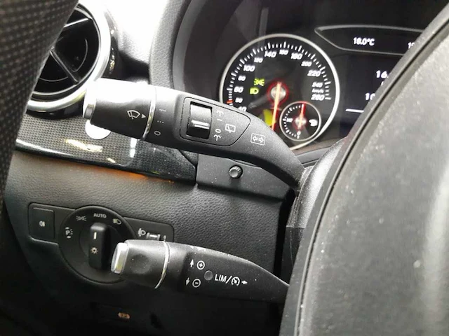 Mercedes benz b-klasse 220 d ambition , zf-577-b - afbeelding 3 van  6