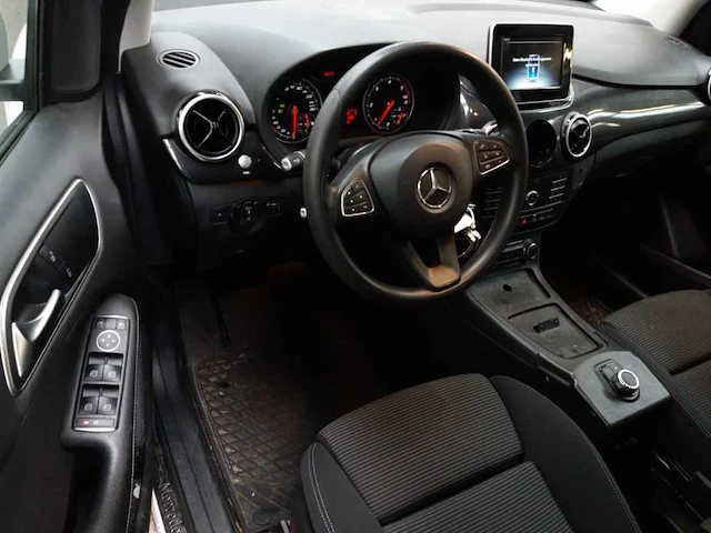 Mercedes benz b-klasse 220 d ambition , zf-577-b - afbeelding 4 van  6