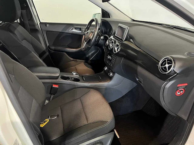 Mercedes-benz b-klasse b180 ambition, 79-zds-2 - afbeelding 15 van  18