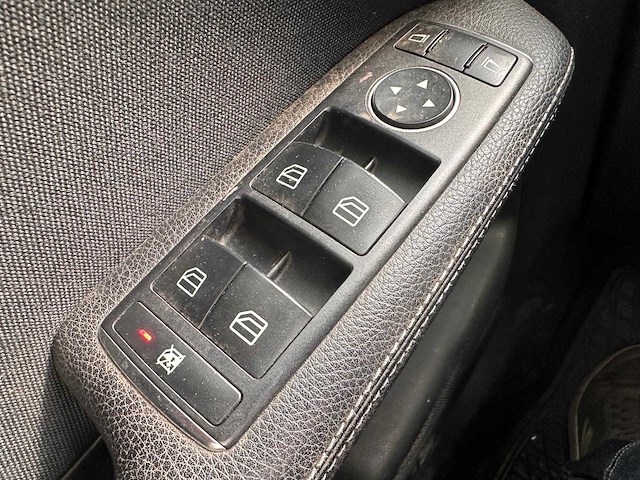 Mercedes-benz b-klasse220 d ambition , zf-545-b - afbeelding 6 van  7