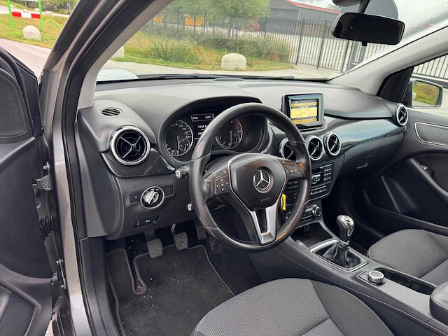 Mercedes-benz b180 ambition, 92-trf-5 - afbeelding 18 van  23