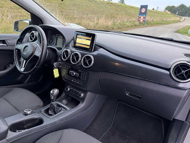 Mercedes-benz b180 ambition, 92-trf-5 - afbeelding 2 van  23