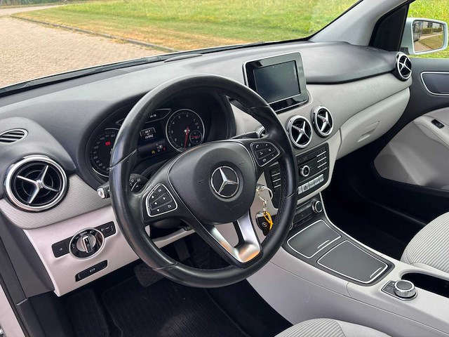 Mercedes-benz b200 ambition automaat, xz-470-v - afbeelding 1 van  1