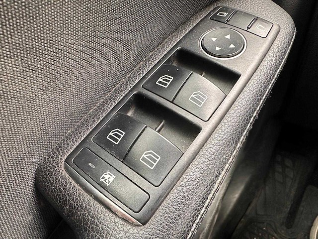 Mercedes-benz b220 d ambition automaat, g-410-fg - afbeelding 2 van  11