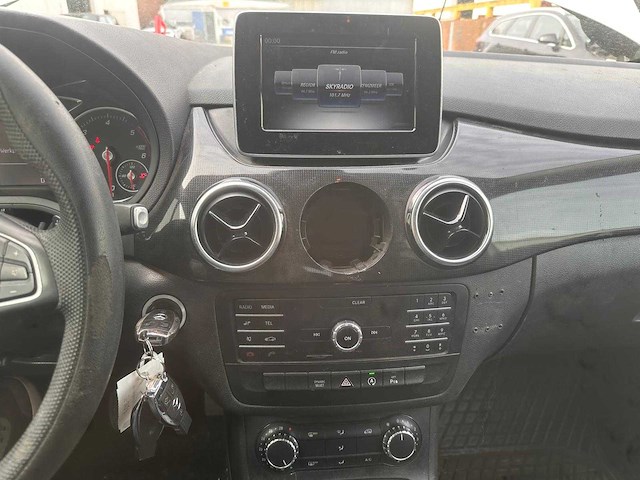 Mercedes-benz b220 d ambition automaat, zf-312-p - afbeelding 11 van  13