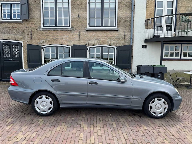 Mercedes-benz c-klasse 180 k. classic 23-rl-lj - afbeelding 21 van  25