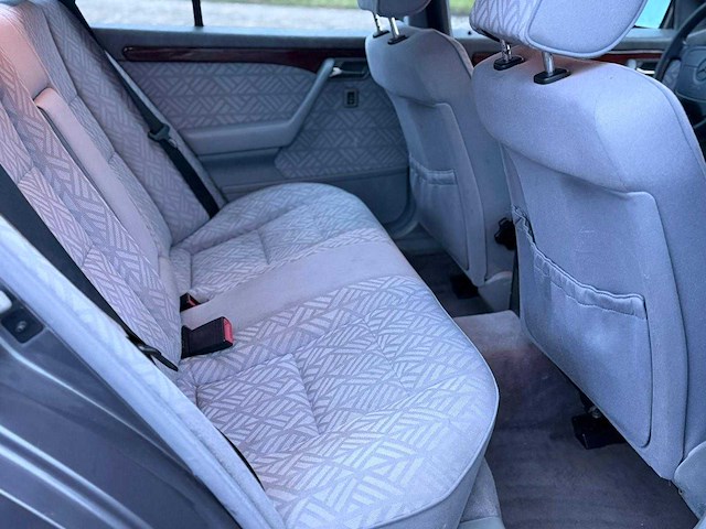 Mercedes-benz c-klasse 180 sport lt-gr-86 - afbeelding 4 van  30