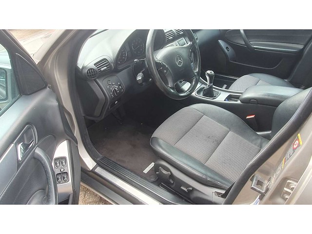 Mercedes-benz c-klasse combi 180 k. avantgarde, 55-pg-kg - afbeelding 4 van  5