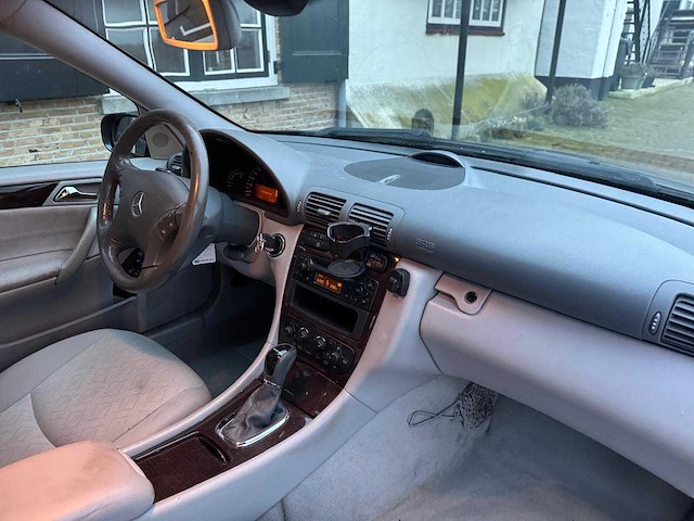 Mercedes-benz c-klasse combi 180 k. elegance 74-nl-db - afbeelding 10 van  14