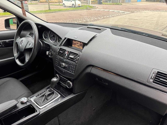 Mercedes-benz c-klasse estate 180 k bluee. bns cl. amg 18'' automaat 86-jgb-9 - afbeelding 13 van  20