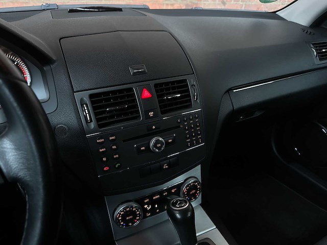 Mercedes-benz c180 cdi blueefficiency business class avantgarde c-klasse estate 120pk 2010 (origineel-nl), 70-npb-5 - afbeelding 29 van  42
