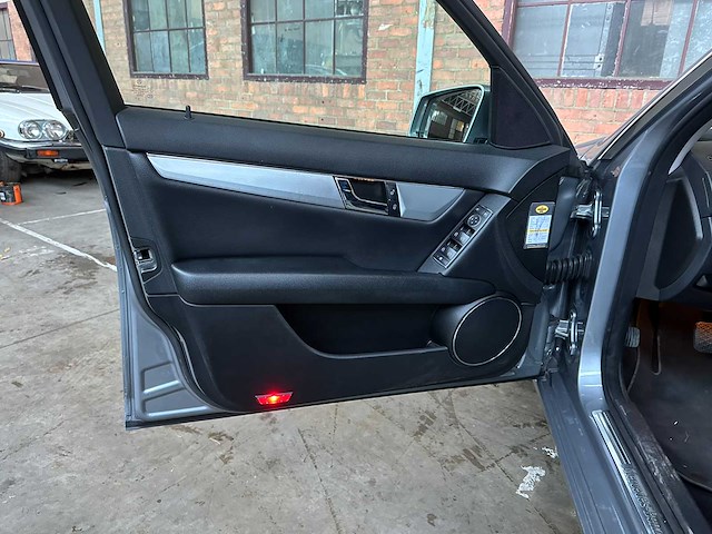 Mercedes-benz c180 cdi blueefficiency business class avantgarde c-klasse estate 120pk 2010 (origineel-nl), 70-npb-5 - afbeelding 25 van  42