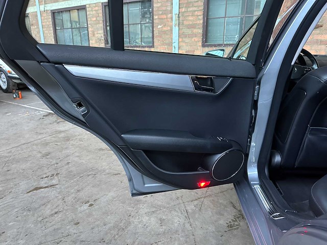 Mercedes-benz c180 cdi blueefficiency business class avantgarde c-klasse estate 120pk 2010 (origineel-nl), 70-npb-5 - afbeelding 19 van  31