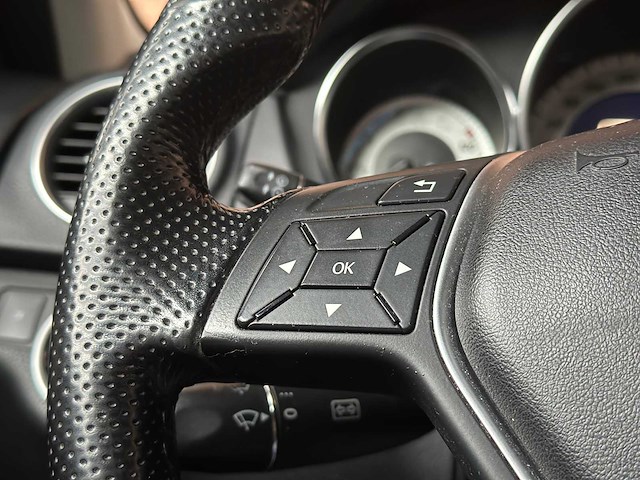 Mercedes-benz c180 cdi business class avantgarde 120pk 2013 c-klasse, 20-zvx-8 - afbeelding 17 van  65