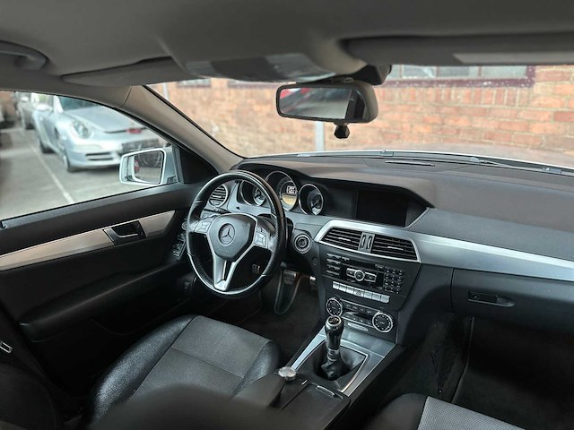 Mercedes-benz c180 cdi business class avantgarde 120pk 2013 c-klasse, 20-zvx-8 - afbeelding 24 van  31