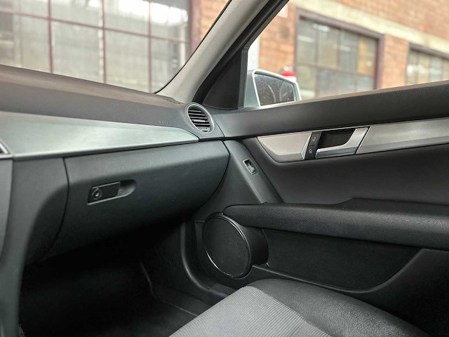Mercedes-benz c180 cdi business class avantgarde 120pk 2013 c-klasse, 20-zvx-8 - afbeelding 15 van  18