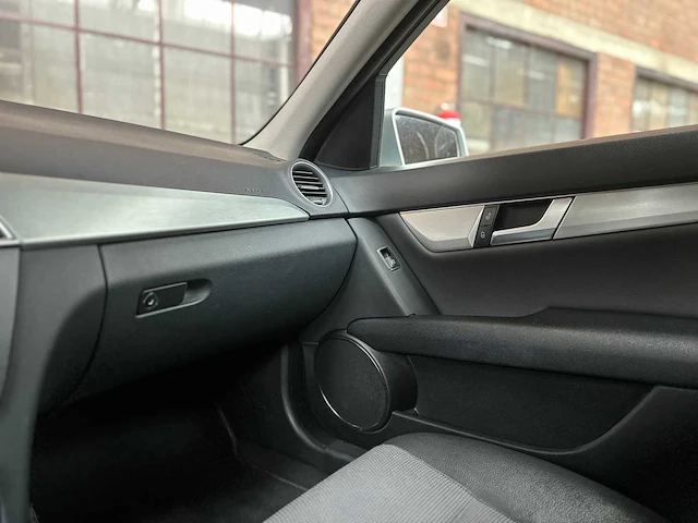 Mercedes-benz c180 cdi business class avantgarde 120pk 2013 c-klasse, 20-zvx-8 - afbeelding 25 van  69