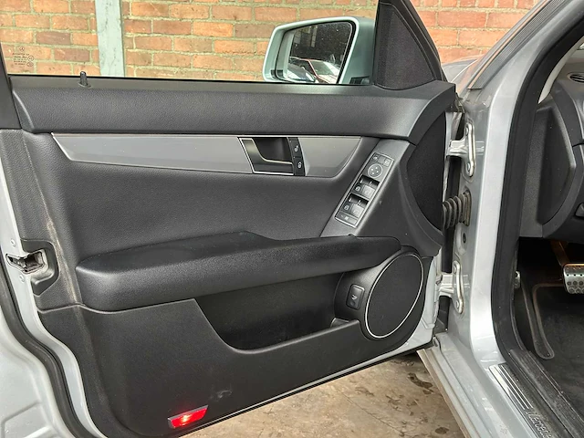 Mercedes-benz c180 cdi business class avantgarde 120pk 2013 c-klasse, 20-zvx-8 - afbeelding 27 van  69