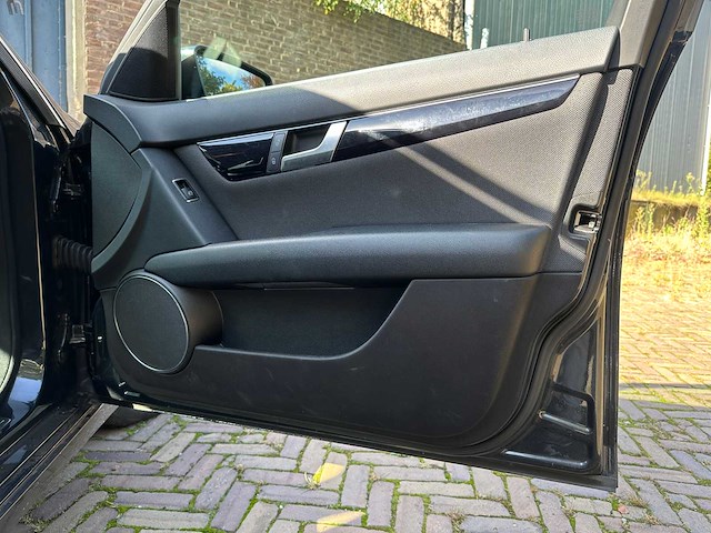 Mercedes-benz c180 estate business 125 c-klasse 157pk 2011, 26-rxv-7 - afbeelding 25 van  35