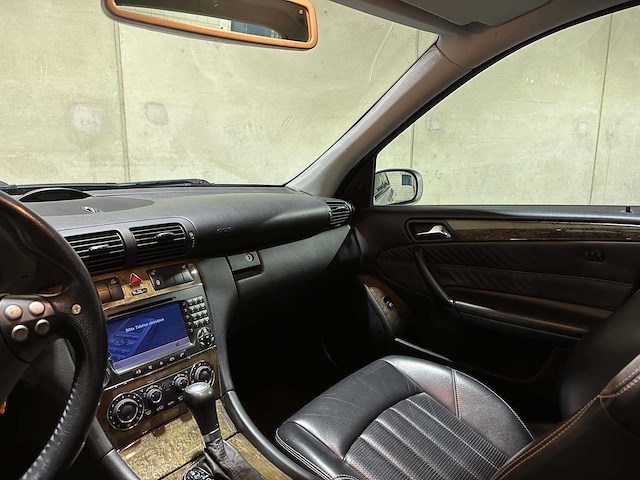Mercedes-benz c55 combi amg 5.4 v8 367pk 2005 c-klasse, jsz-04-g youngtimer - afbeelding 15 van  48