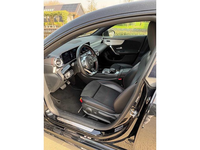 Mercedes-benz cla-klasse 180 d premium 2019 | s-228-kg - afbeelding 11 van  17