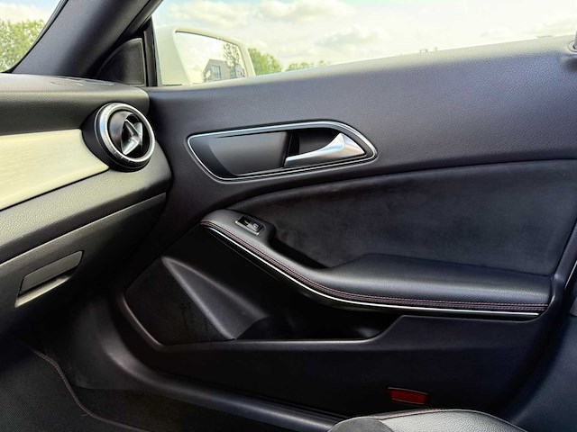 Mercedes-benz cla-klasse 200 ambition , ; 1-kdp-88 - afbeelding 4 van  20