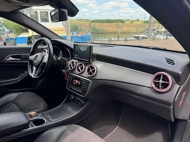 Mercedes-benz cla-klasse 200 amg automaat *, 4-tvt-66 - afbeelding 2 van  25