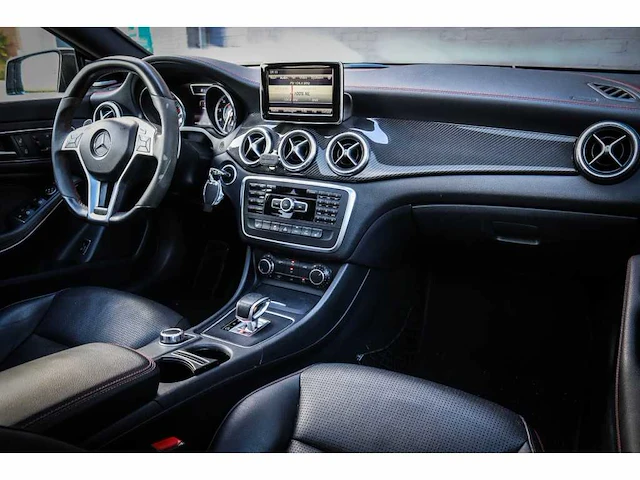 Mercedes-benz cla-klasse amg 45 4matic , gg-392-d - afbeelding 17 van  19