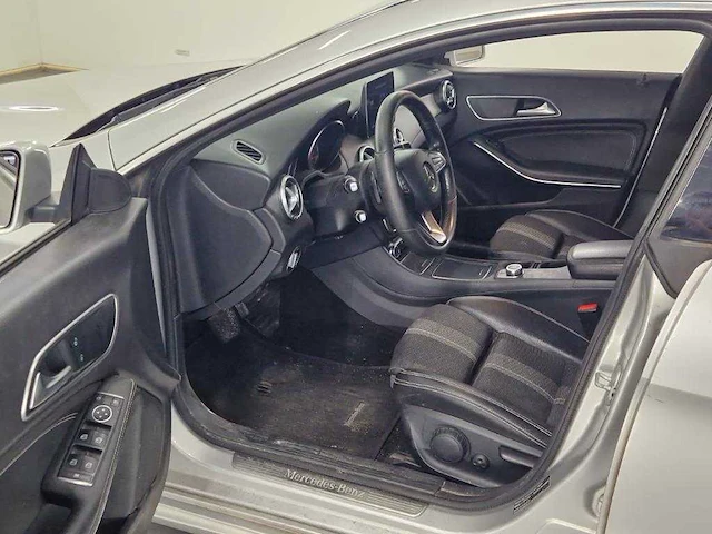 Mercedes-benz cla-klasse shooting brake 180 business sol. * , nv-912-s - afbeelding 1 van  11