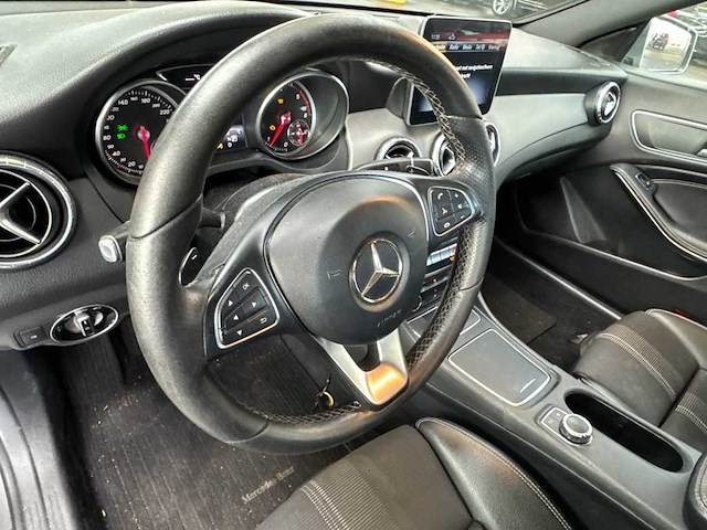 Mercedes-benz cla-klasse shooting brake 180 d business, sl-320-z - afbeelding 1 van  9