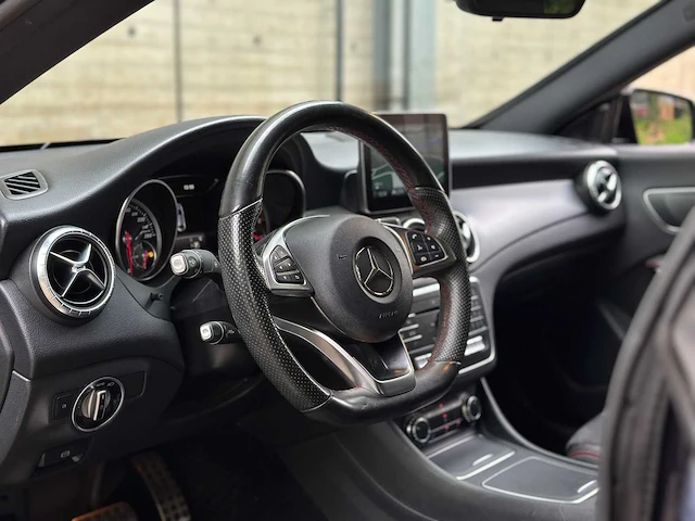 Mercedes-benz cla180 business solution amg cla-klasse 121pk 2018 (origineel-nl), xb-460-z - afbeelding 14 van  57