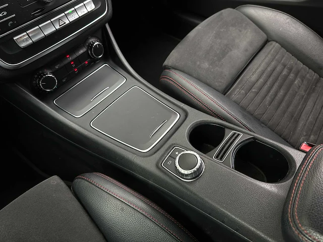 Mercedes-benz cla180 business solution amg cla-klasse 121pk 2018 (origineel-nl), xb-460-z - afbeelding 46 van  57